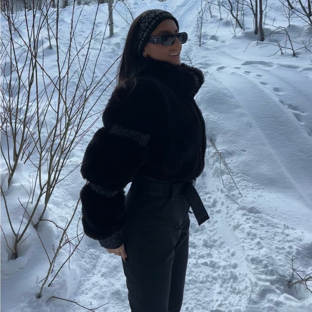 GSOU snow black faux fur ski suit